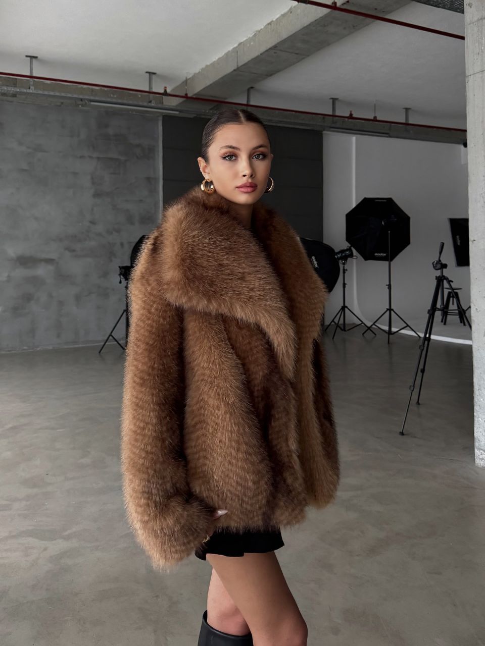 Manteau Court en Fausse Fourrure Col Surdimensionné
