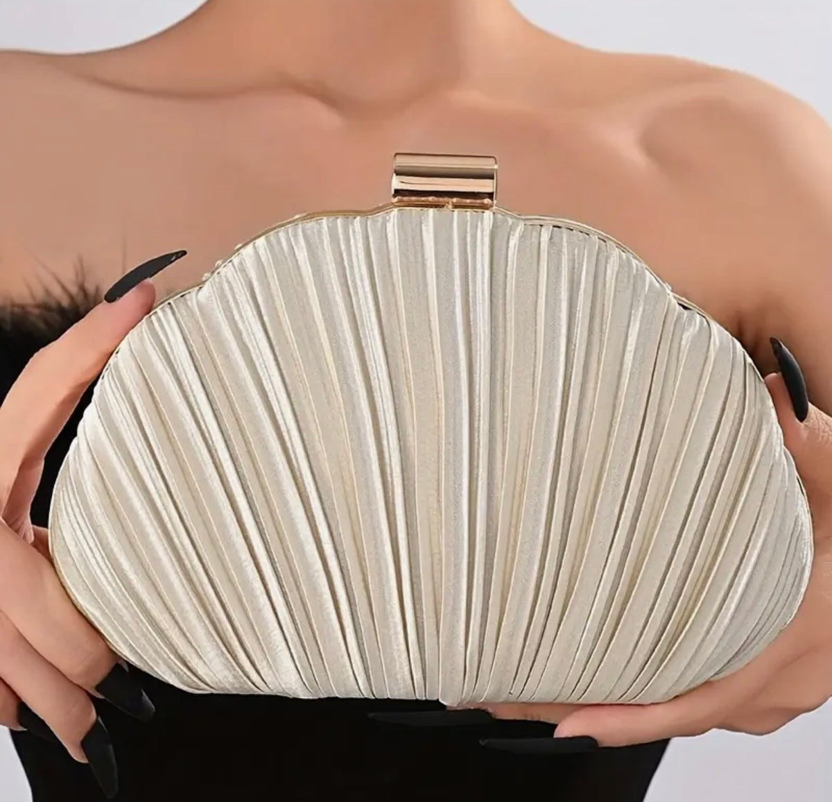 Pochette de Soirée Plissée Coquillage avec Chaîne Dorée