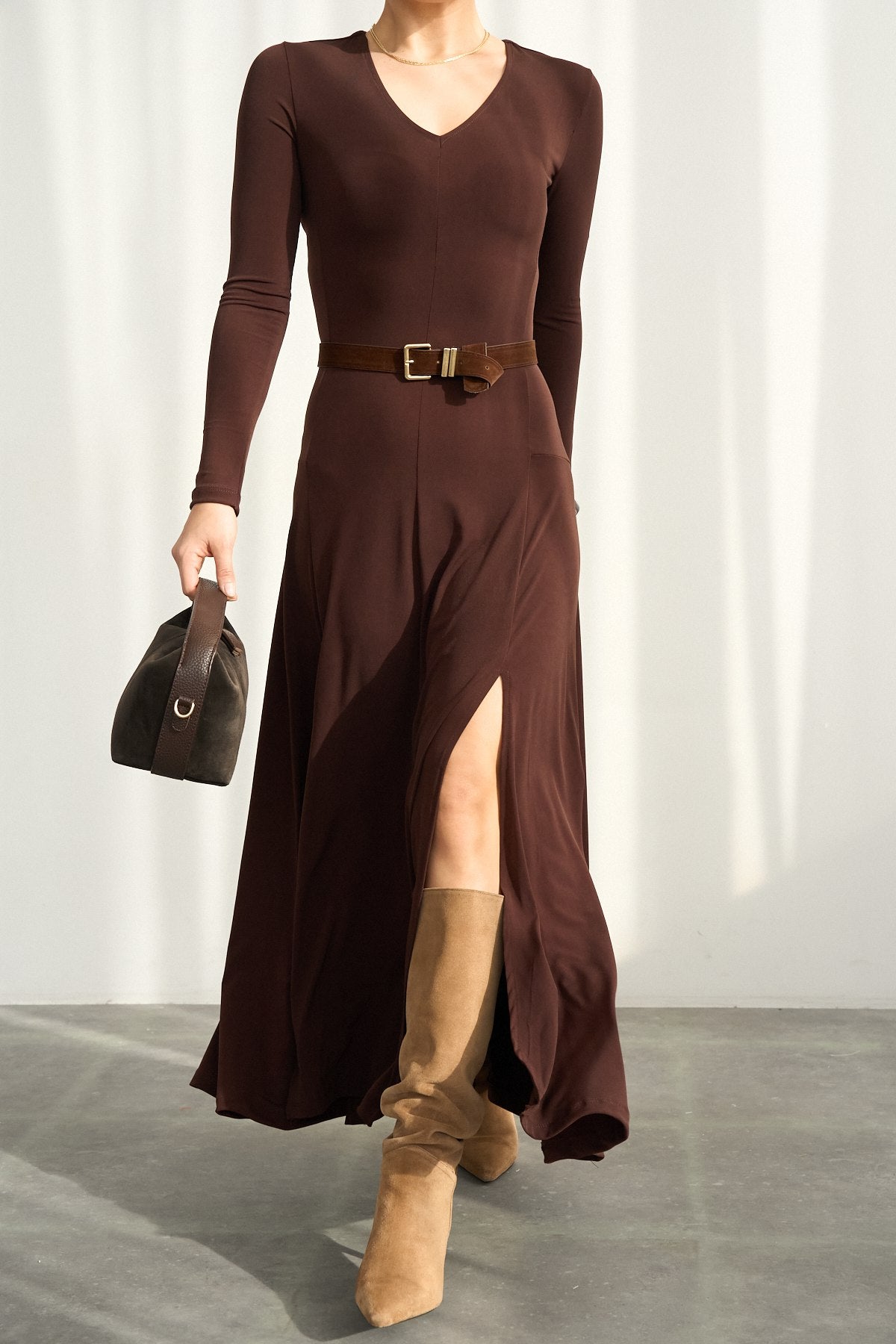 Qarue Robe Longue Femme Col V Manches Longues - Élégante et Fluide