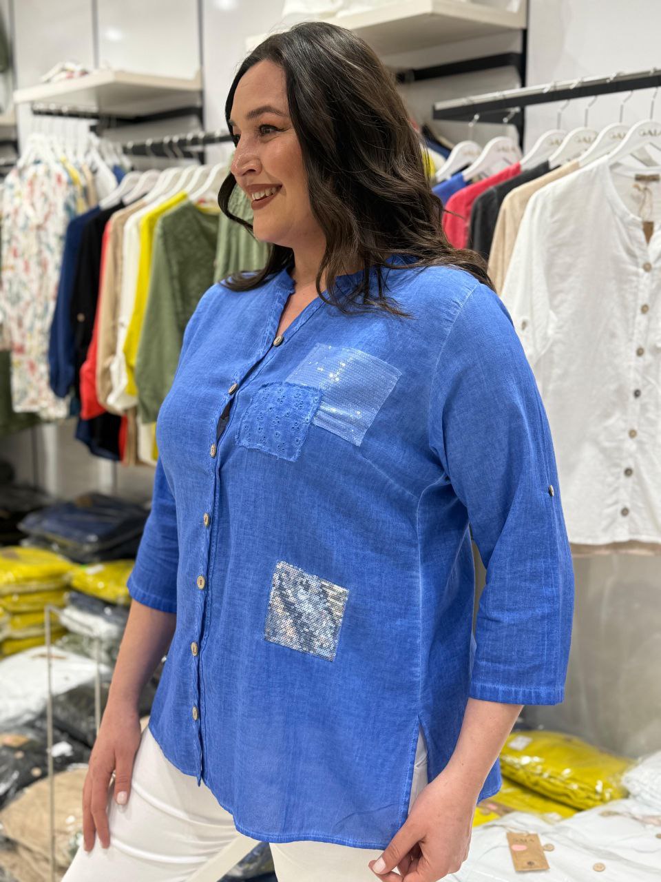 Chemise Coton Mousseline Manches 3/4 – Poche Brodée & Détails Paillettes