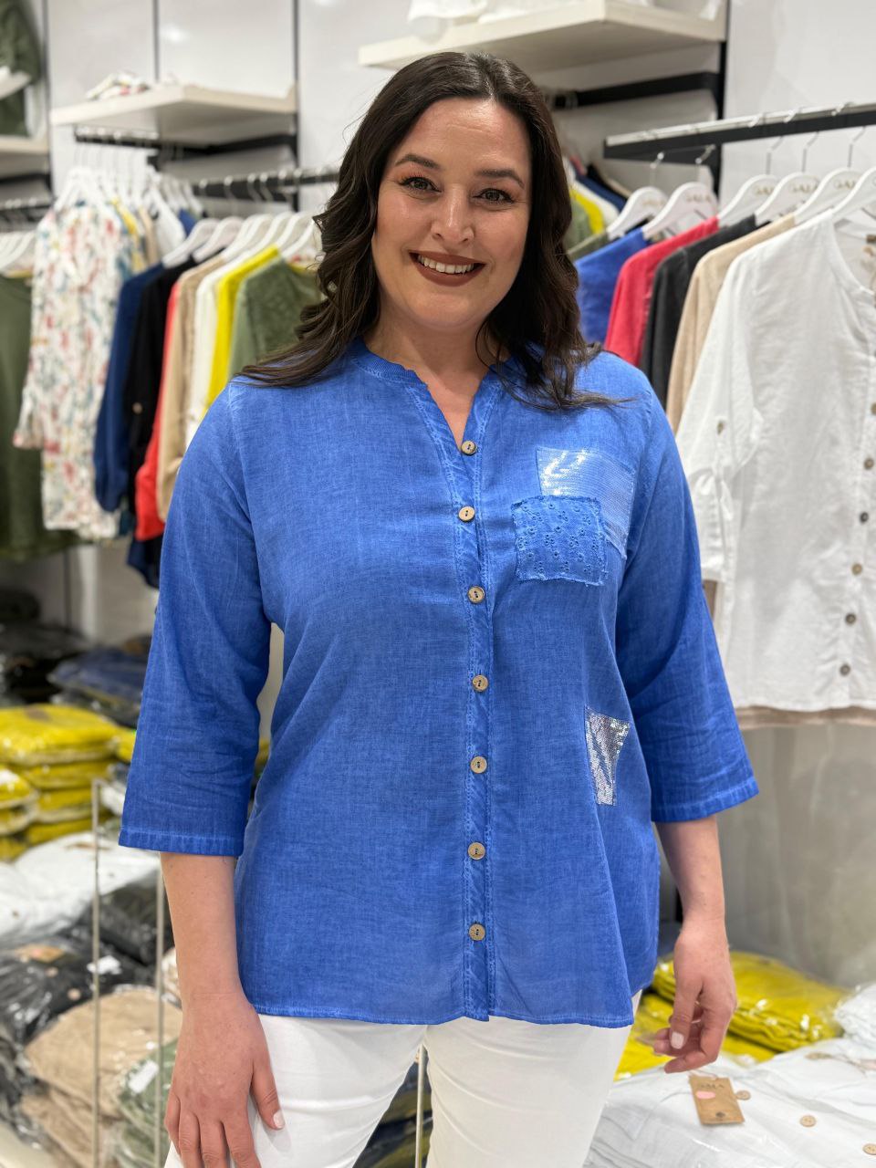 Chemise Coton Mousseline Manches 3/4 – Poche Brodée & Détails Paillettes